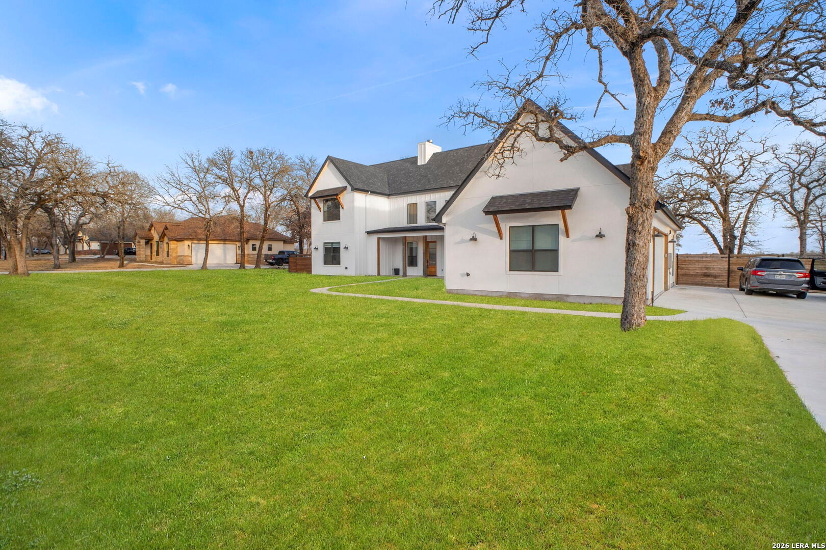 204 OAK FIELDS DR