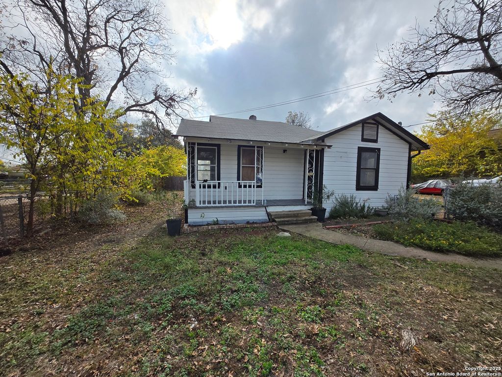 Photo of 1518 Waverly, San Antonio, TX 78201 (MLS # 1928997)