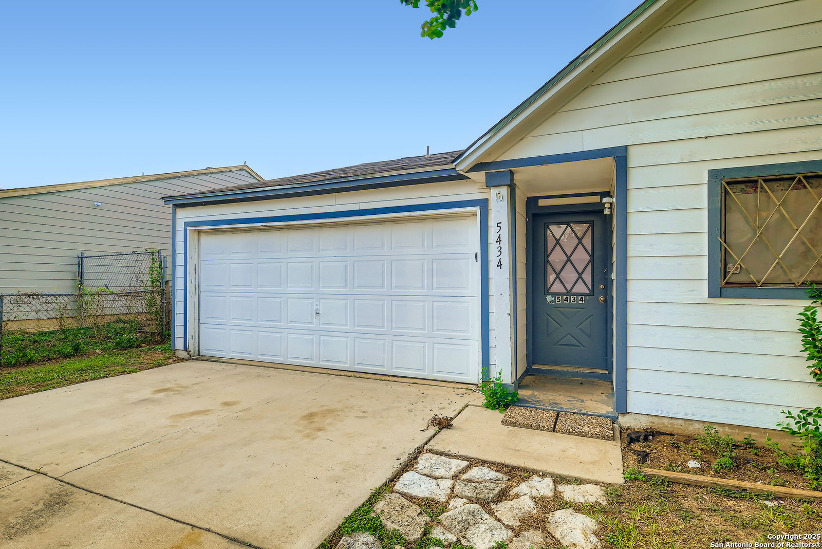 5434 Seahorse Dr