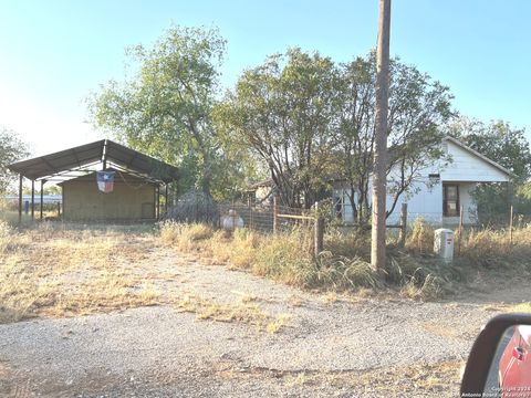 A home in Jourdanton