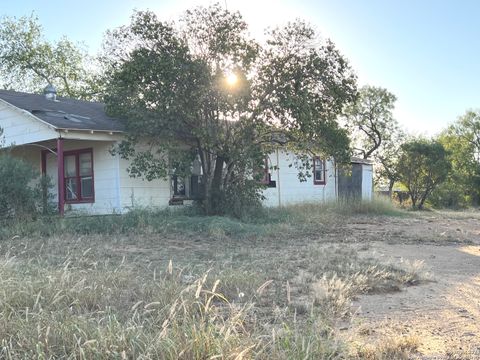 A home in Jourdanton