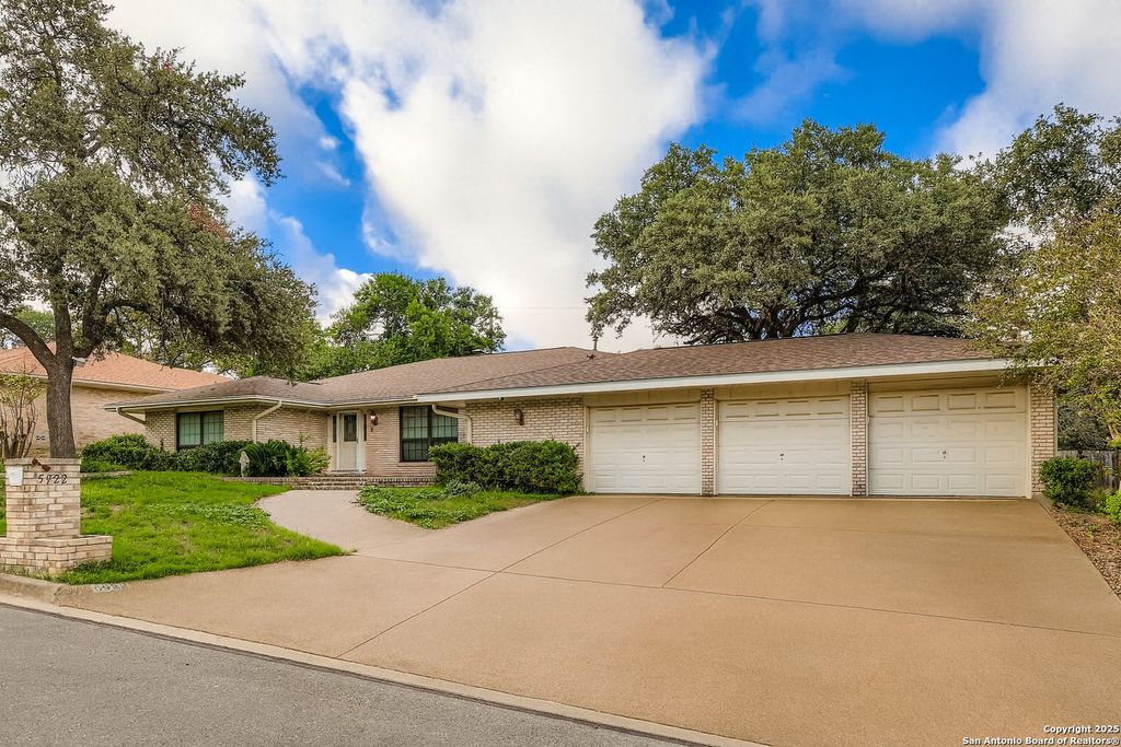 Photo of 5922 Winterhaven, Windcrest, TX 78239 (MLS # 1895389)