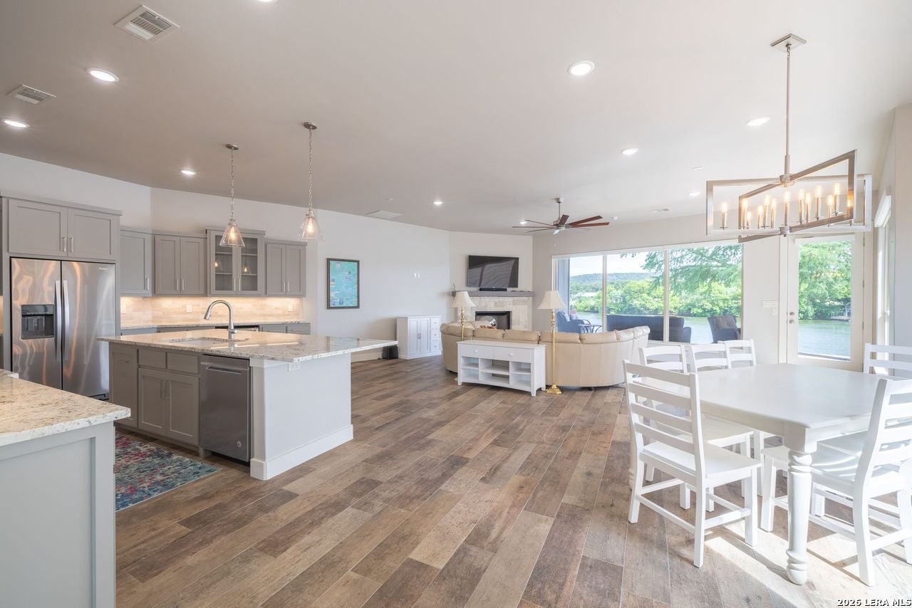 2228 Williams Lakeshore