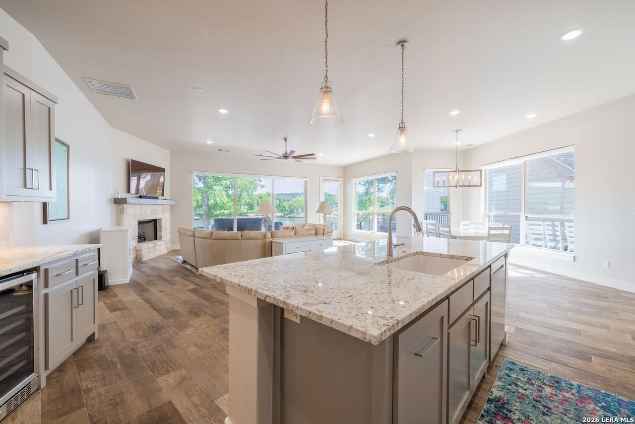 2228 Williams Lakeshore
