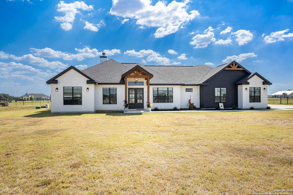 Photo of 452 Farmstead, Seguin, TX 78155 (MLS # 1913256)