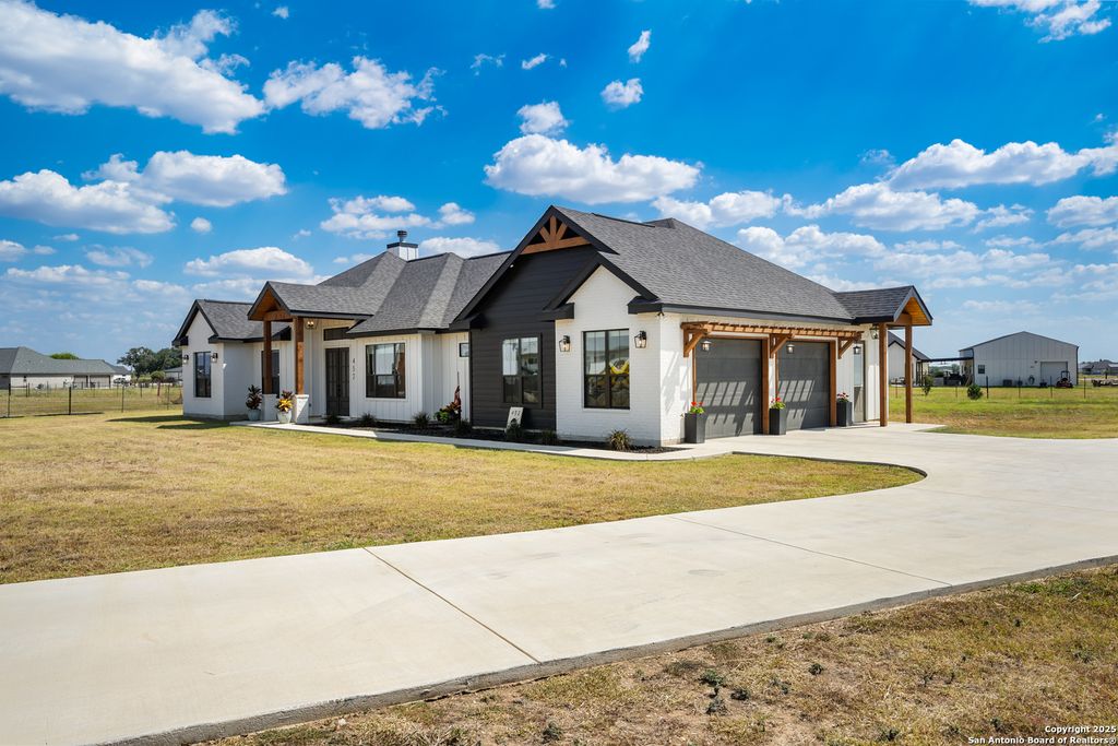 Photo of 452 Farmstead, Seguin, TX 78155 (MLS # 1913256)