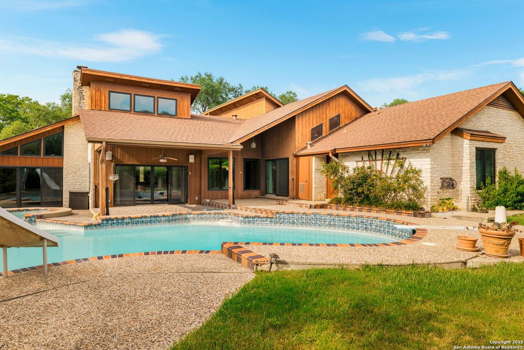 Photo of 6326 Mallard Point, Windcrest, TX 78239 (MLS # 1890349)