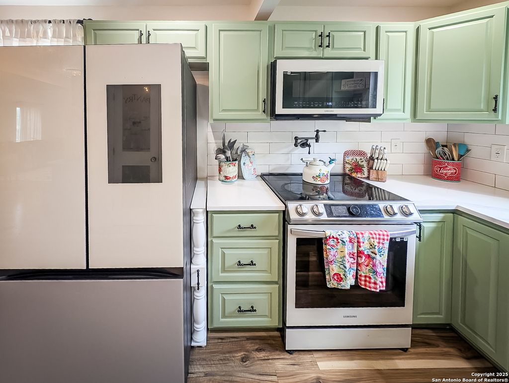 Photo of 127 Forest Mist, Canyon Lake, TX 78133 (MLS # 1878453)