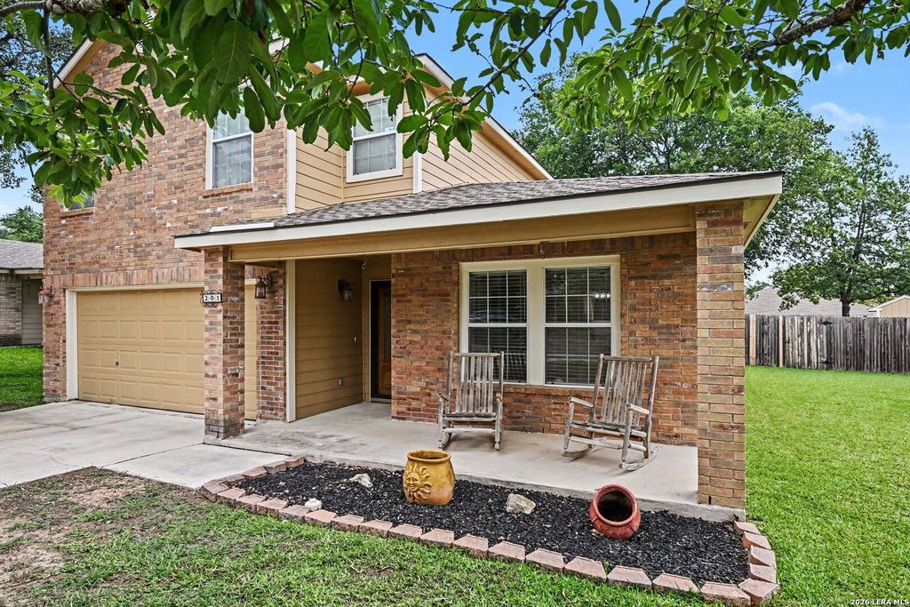 Photo of 201 Jordan Pl, Boerne, TX 78006 (MLS # 1994341)