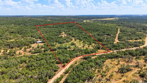 540 PRIVATE ROAD 233, HONDO, TX 78861 - Image 653e5a199dfbcc2aa57f1428234586f2/2832503252