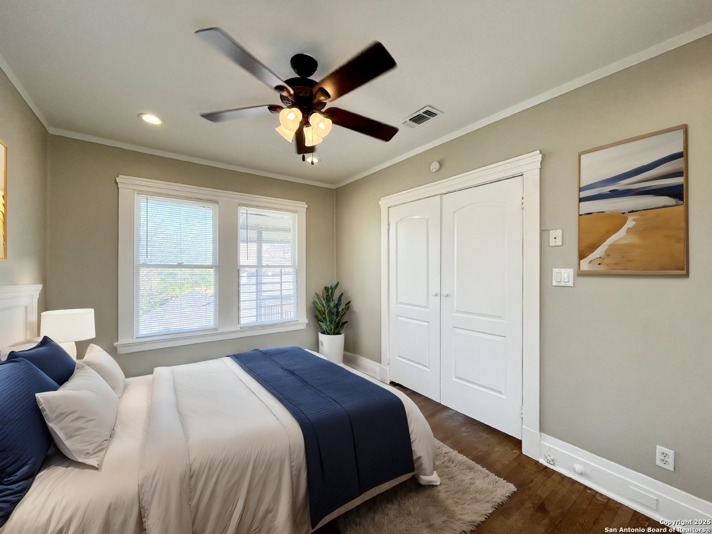 411 E Courtland Pl 3