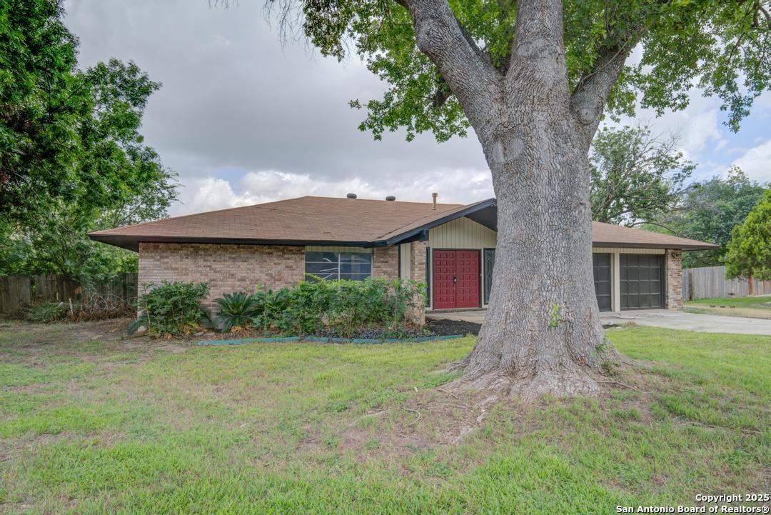 502 Moorside Dr
