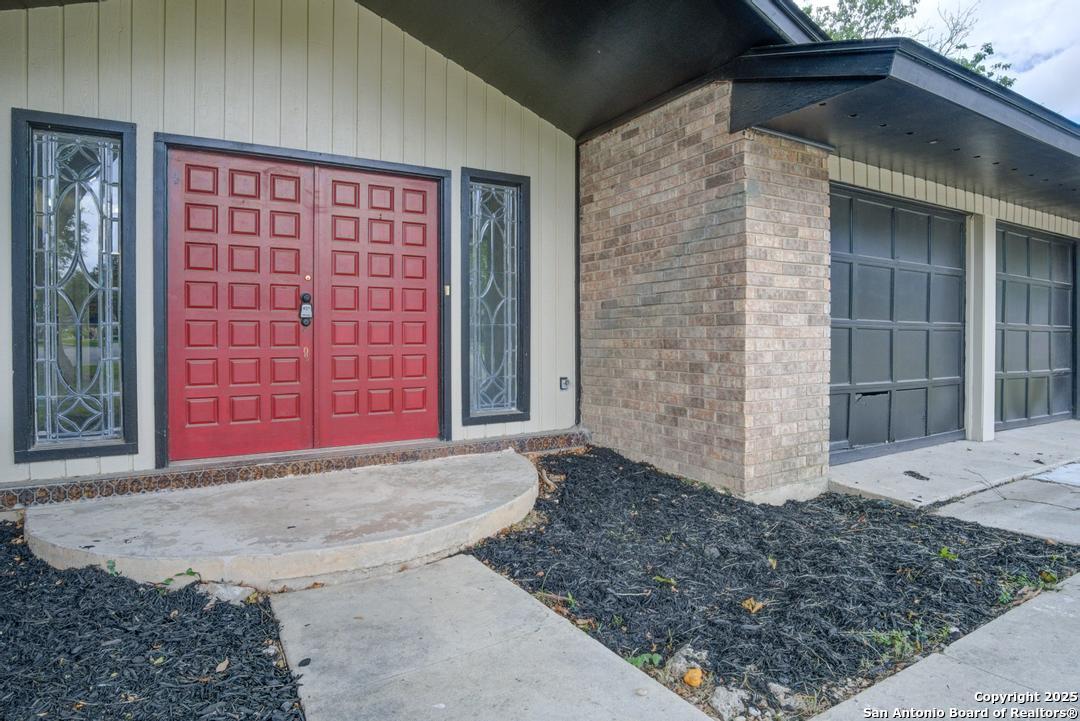 502 Moorside Dr