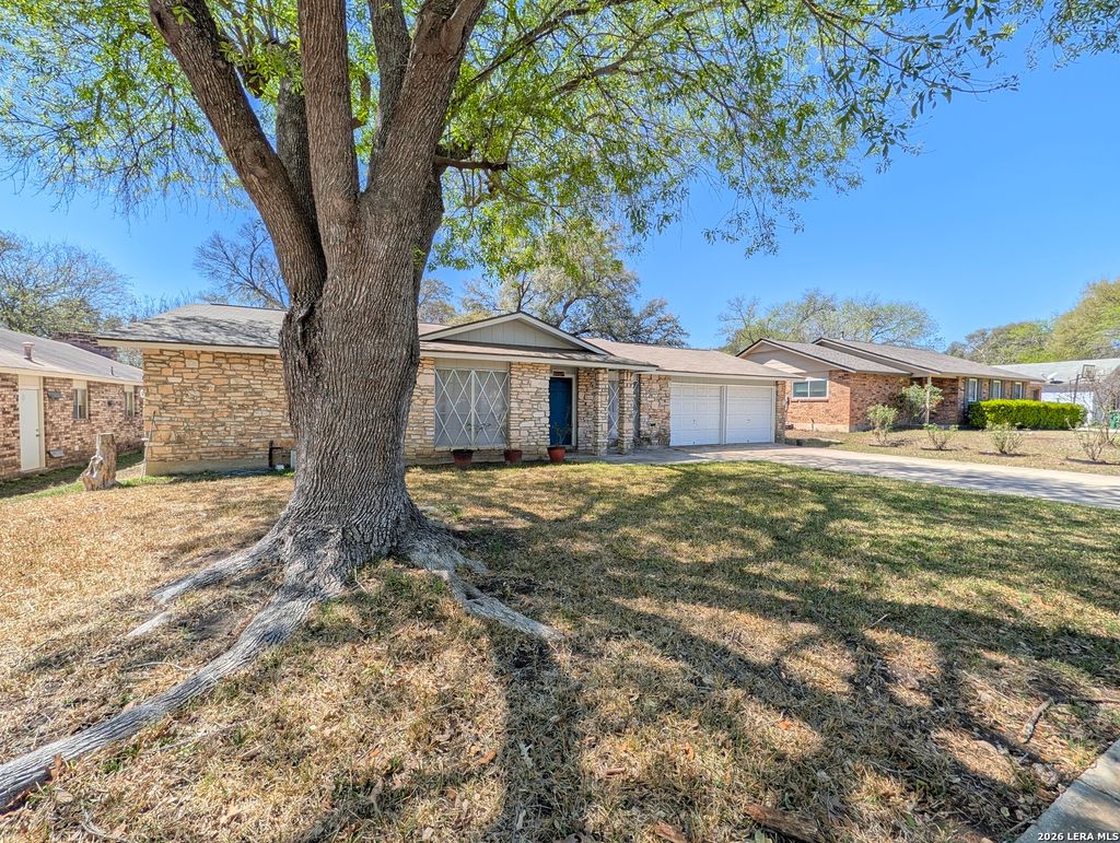Photo of 4910 El Presidio Dr., San Antonio, TX 78233 (MLS # 1951320)