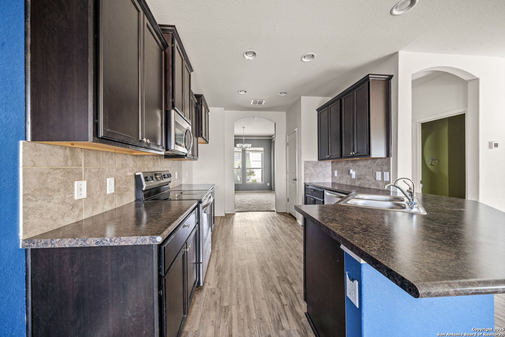 3702 Manoway Bay