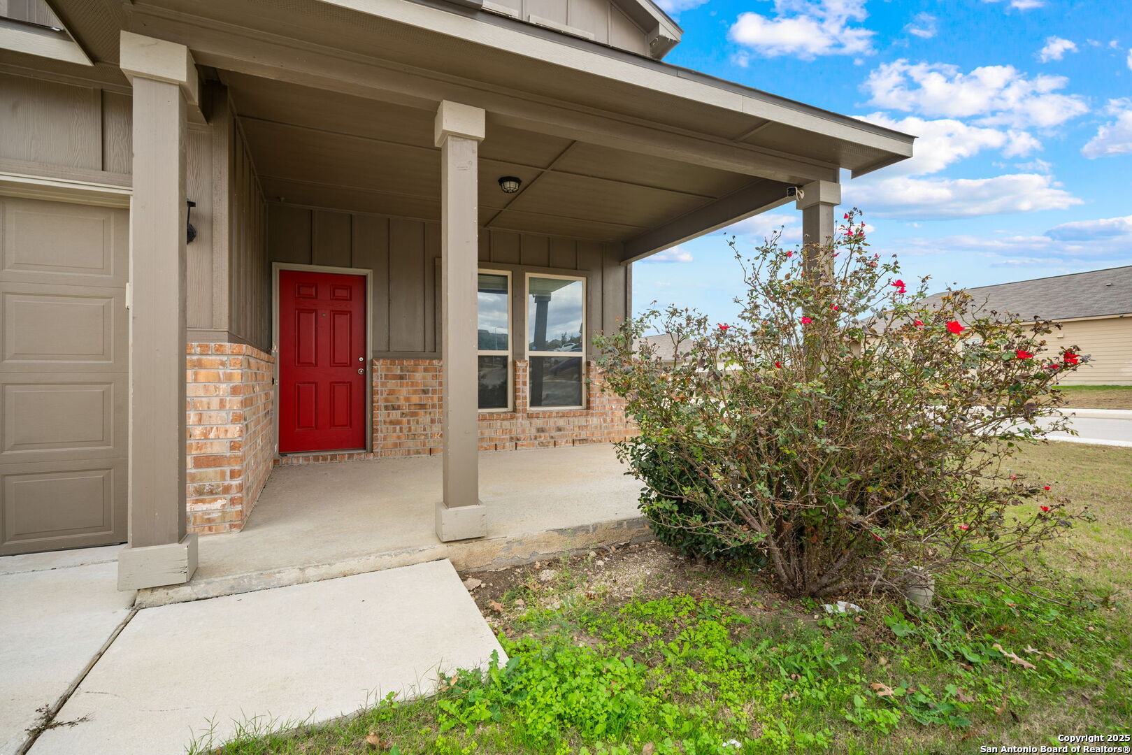 3702 Manoway Bay