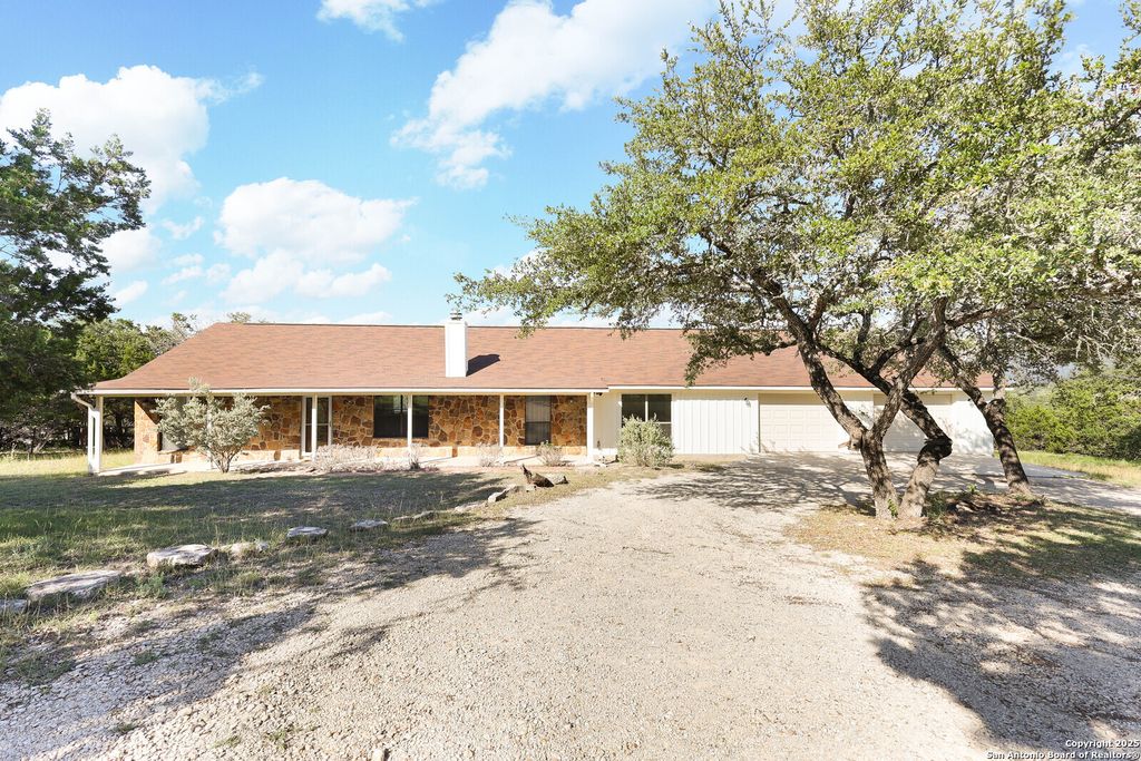 Photo of 540 Soft Wind, Canyon Lake, TX 78133 (MLS # 1876222)