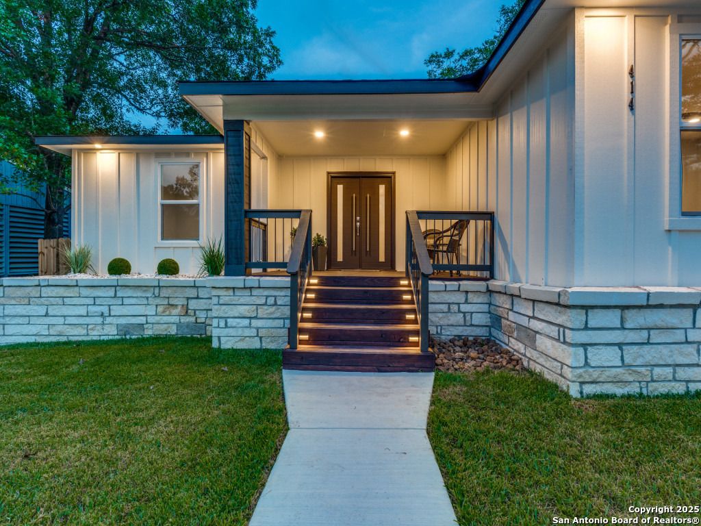 Photo of 414 Devonshire, San Antonio, TX 78209 (MLS # 1895400)