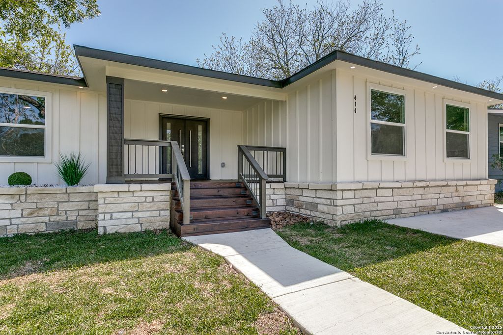 Photo of 414 Devonshire, San Antonio, TX 78209 (MLS # 1895400)