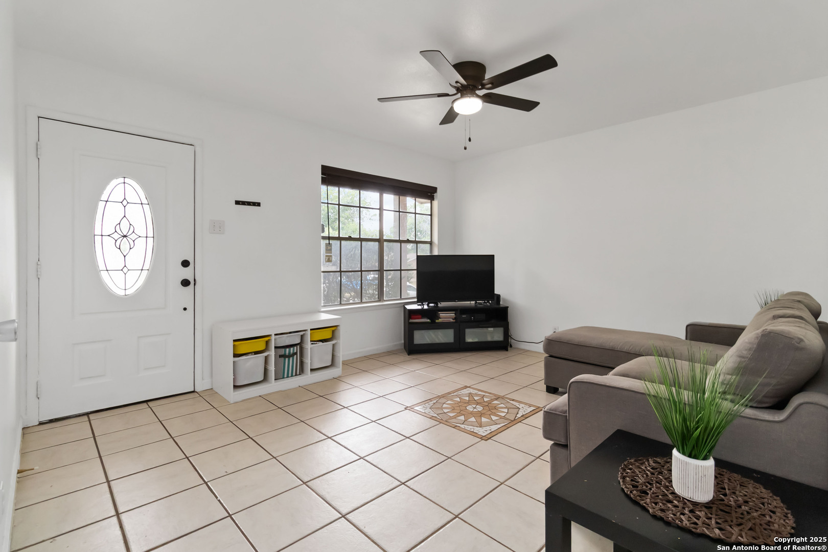 4511 Avenida Prima
