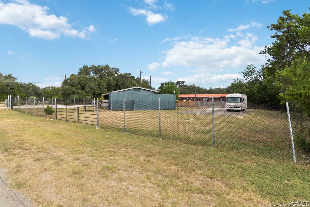 Photo of 141 Wildwood Ln, Canyon Lake, TX 78133 (MLS # 1893238)