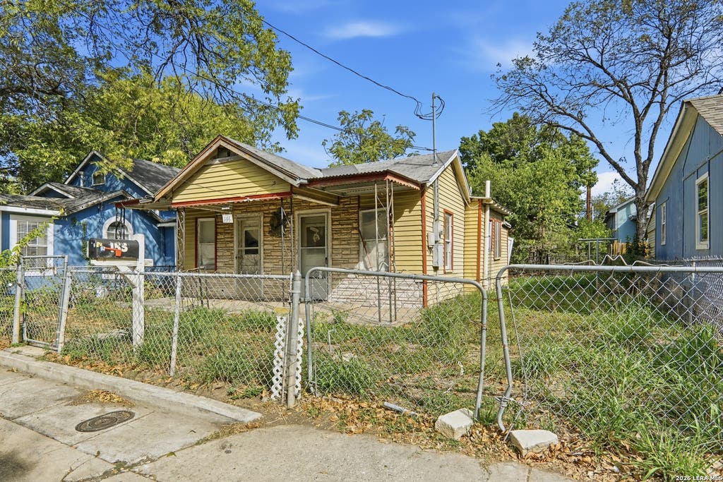 Photo of 155 W Zavalla, San Antonio, TX 78204 (MLS # 2005679)