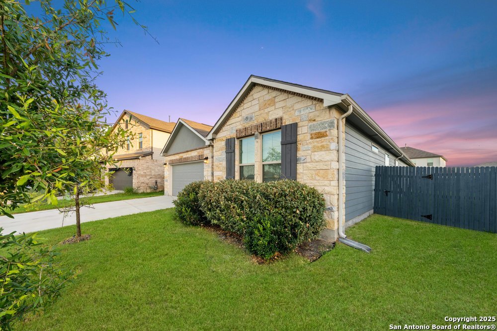 13914 Ashgrove
