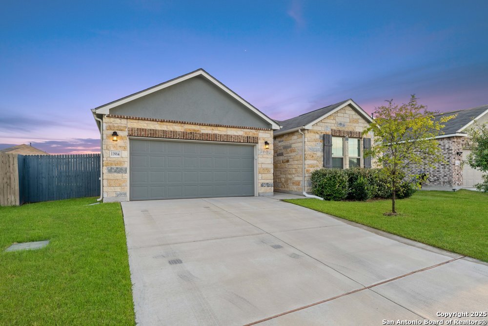 13914 Ashgrove