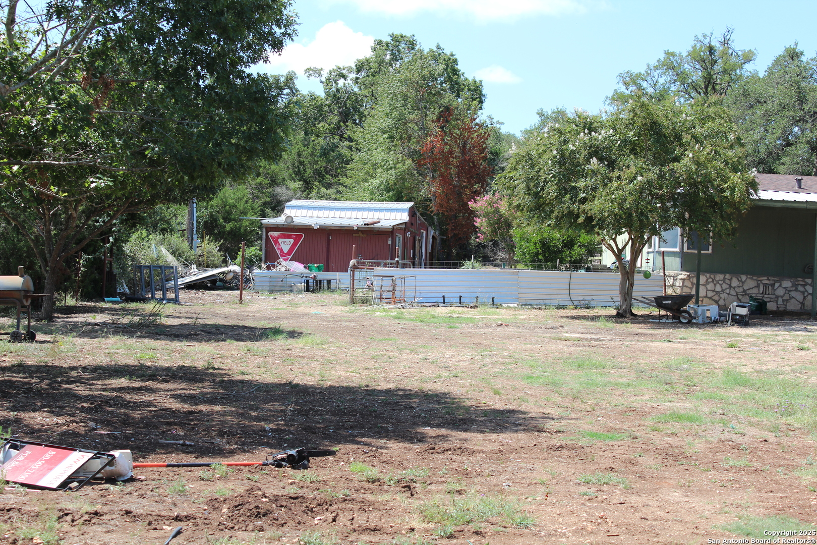2601 FM 32