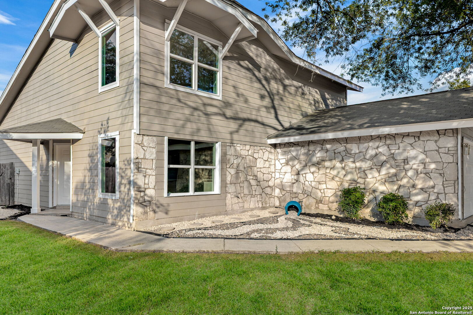 3235 Tavern Oaks