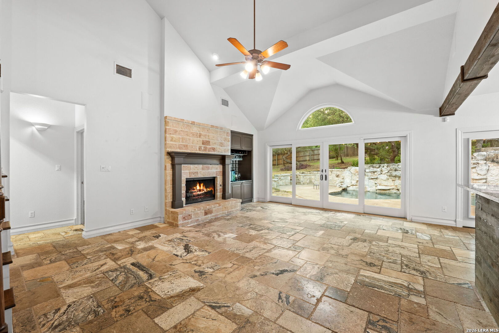 8255 Colonial Woods