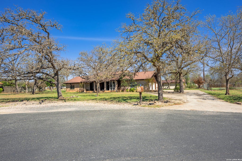 Photo of 162 Oak Wood Rd, Kerrville, TX 78028 (MLS # 1952816)