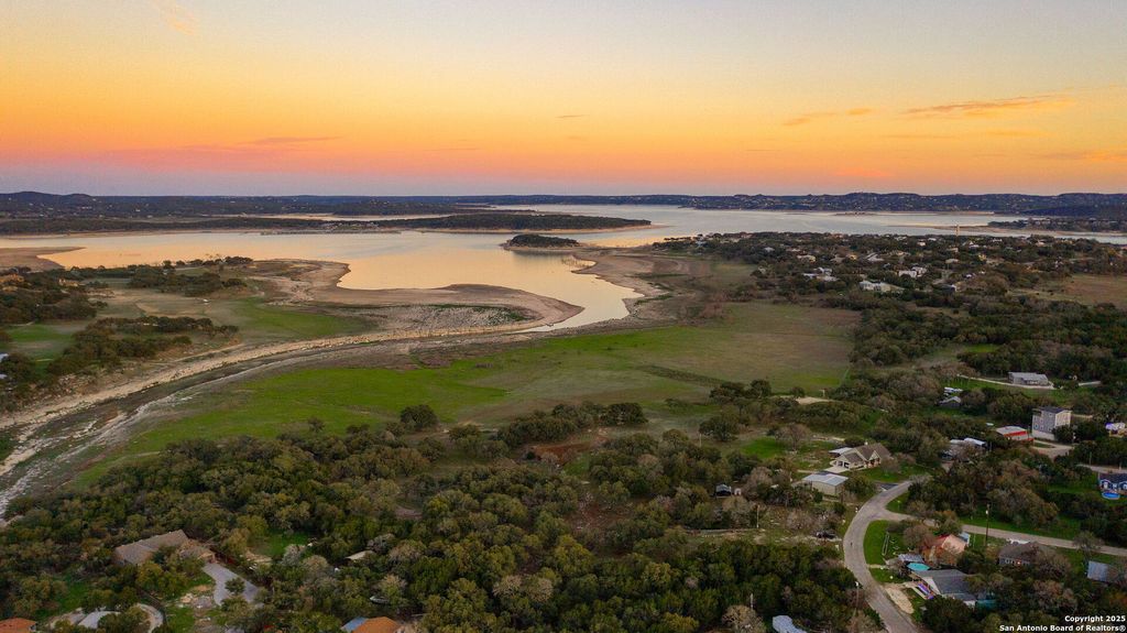 Photo of 539 Clay Ridge, Canyon Lake, TX 78133 (MLS # 1878002)