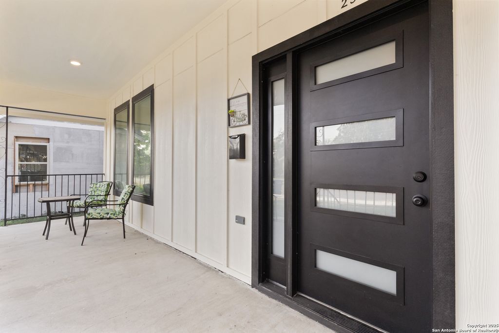 Photo of 2506 Saunders Ave, San Antonio, TX 78207 (MLS # 1909416)