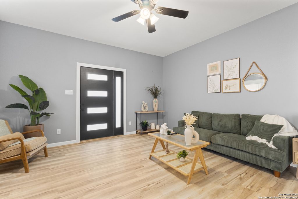 Photo of 2506 Saunders Ave, San Antonio, TX 78207 (MLS # 1909416)