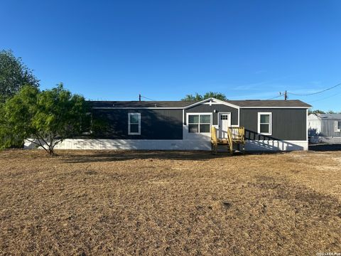 5094 Amber St Bishop TX 78343