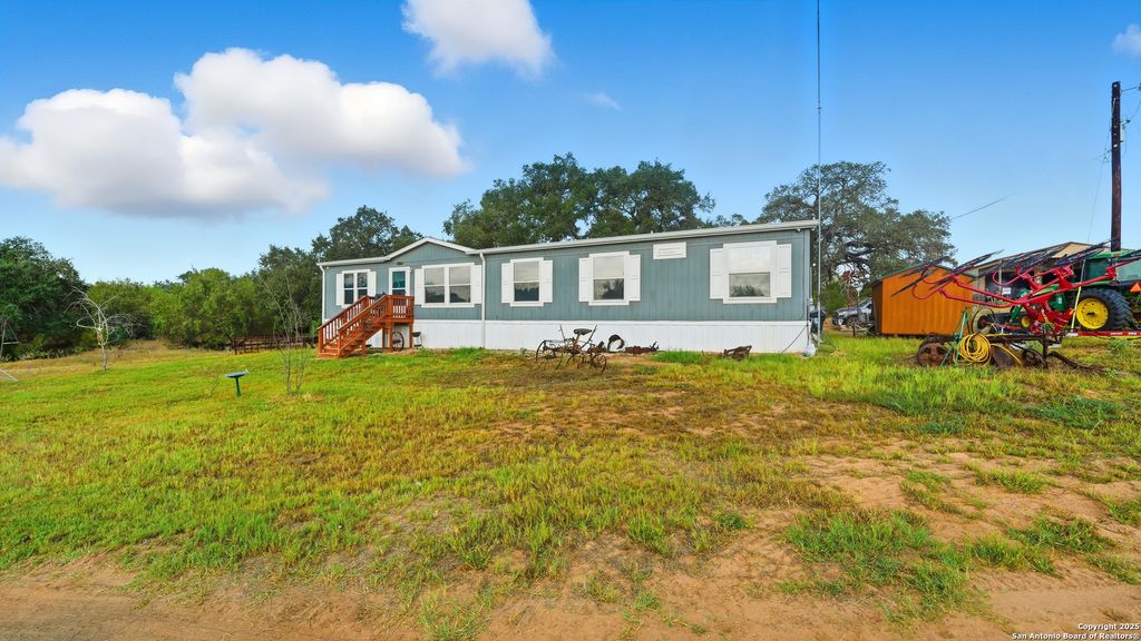 Photo of 2141 CR 132, Floresville, TX 78114 (MLS # 1918006)