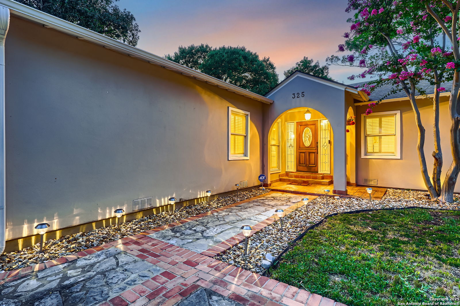 325 Canterbury Hill