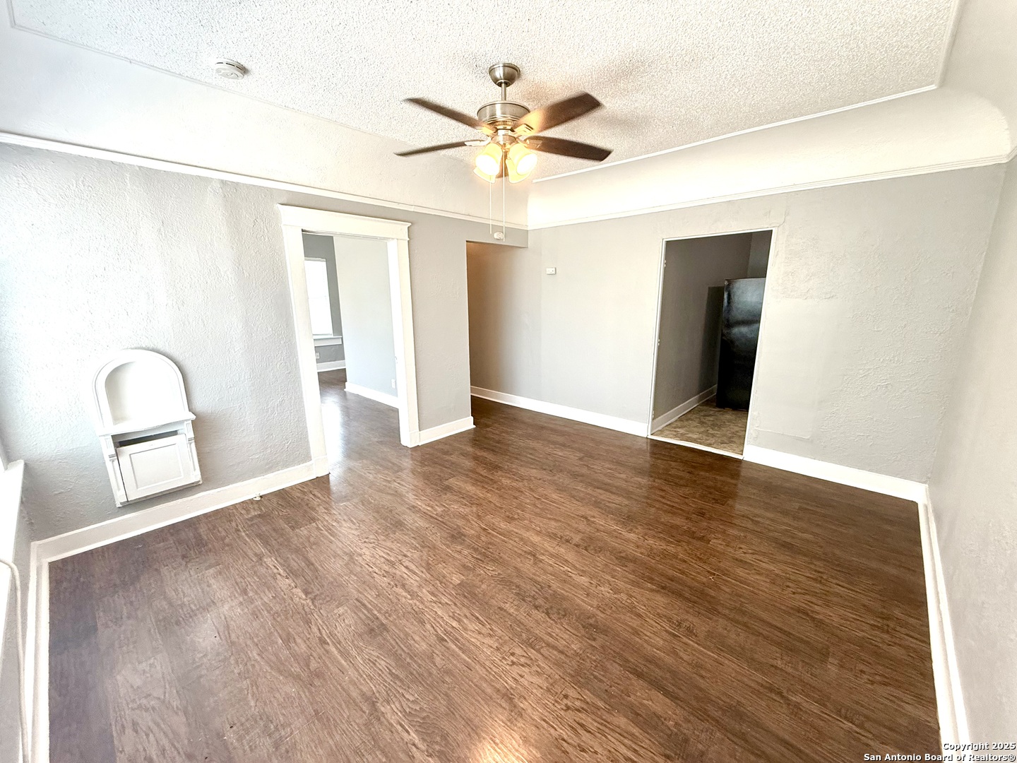 1409 W WOODLAWN AVENUE 1