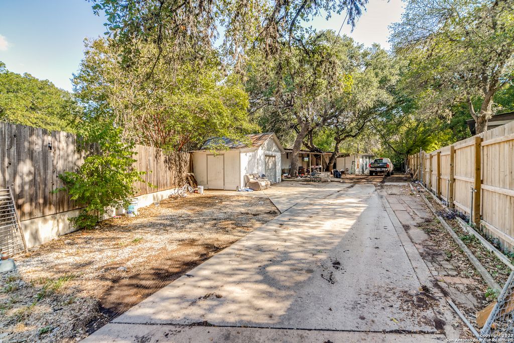 Photo of 7511 JAMIE WYNELL CIR, San Antonio, TX 78257 (MLS # 1930187)