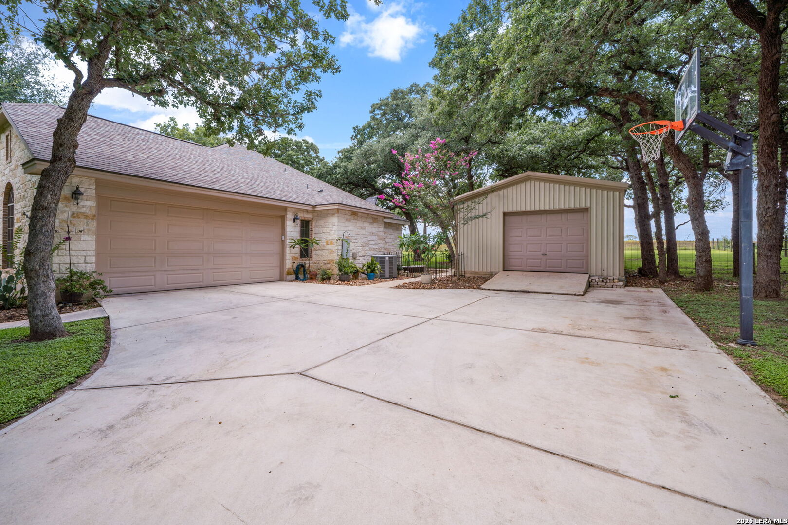 351 ROSEWOOD DR
