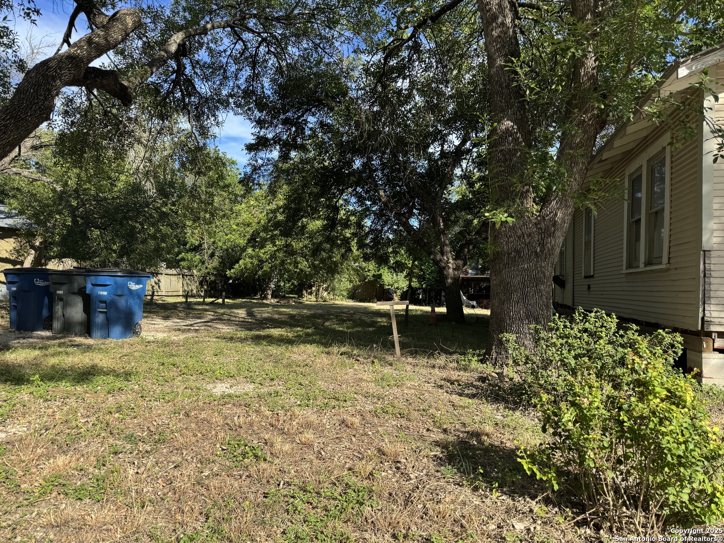 1604 Katy Dr