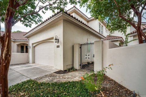 Photo of 321 E SUNSET RD, San Antonio, TX 78209 (MLS # 2018711)