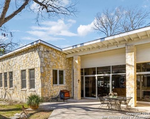 124 Castano Alamo Heights TX 78209