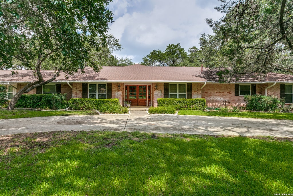 Photo of 218 VILLAGE CIR, Hill Country Village, TX 78232 (MLS # 1994383)