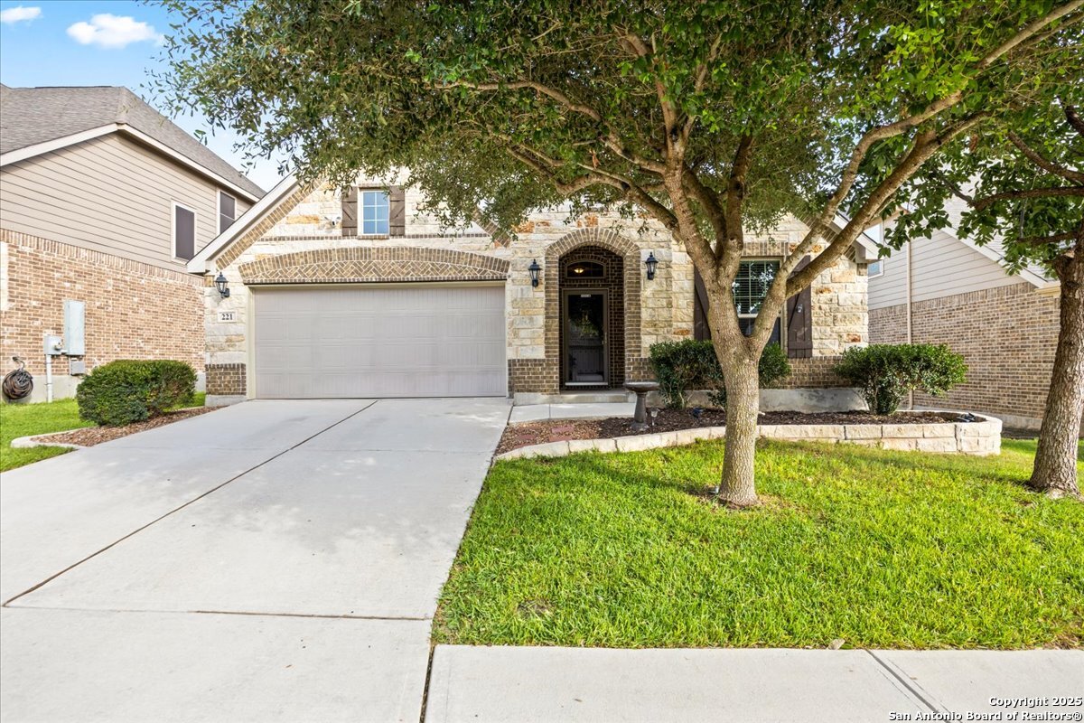 221 Norwood Ct