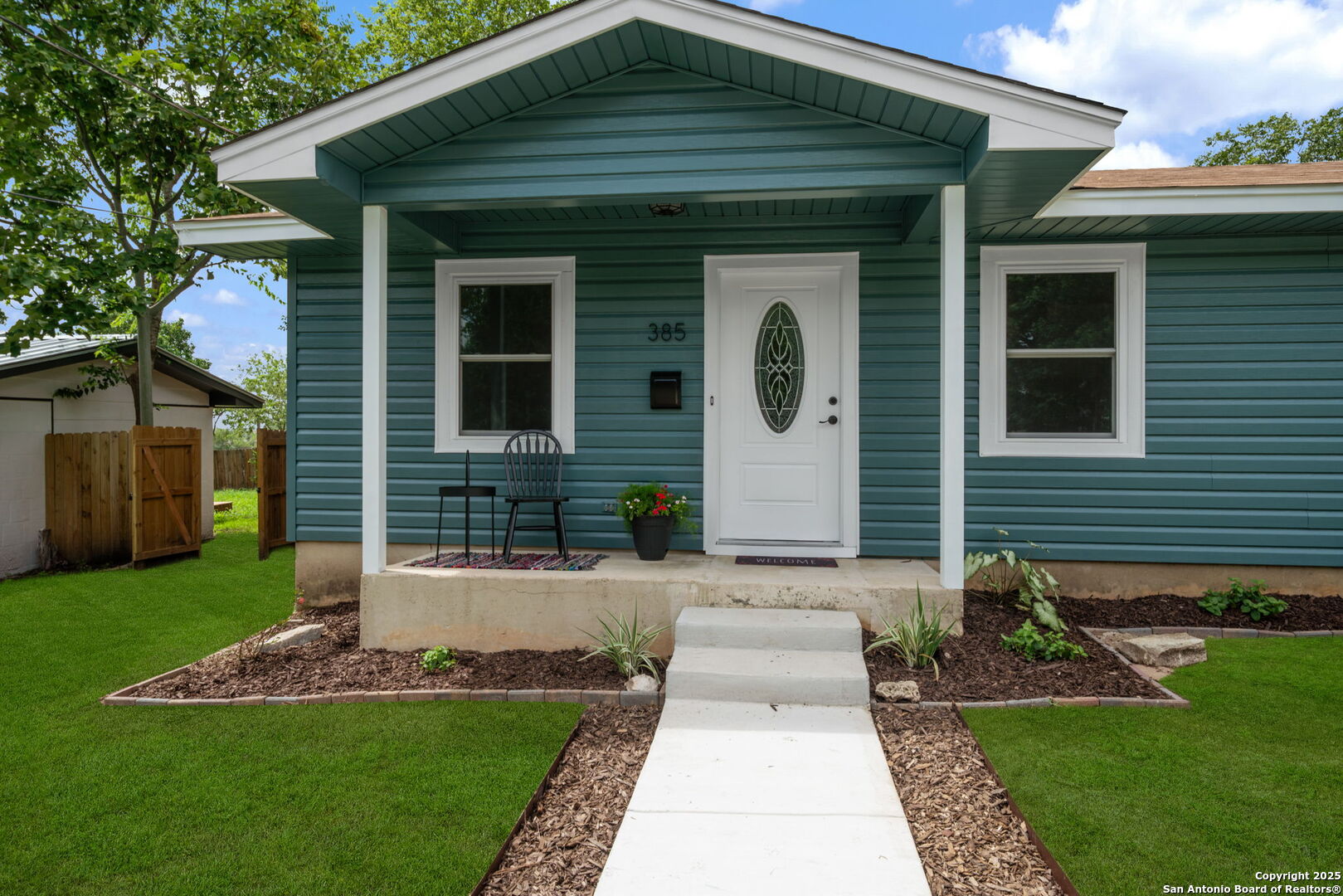 385 W Faust