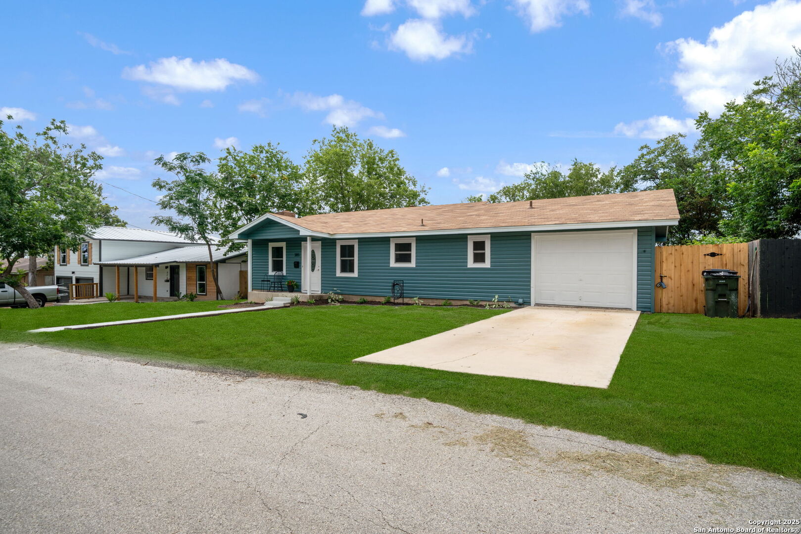 385 W Faust