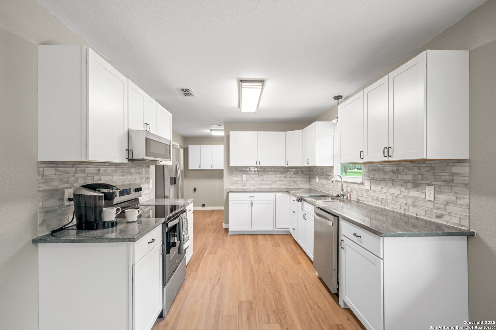 385 W Faust