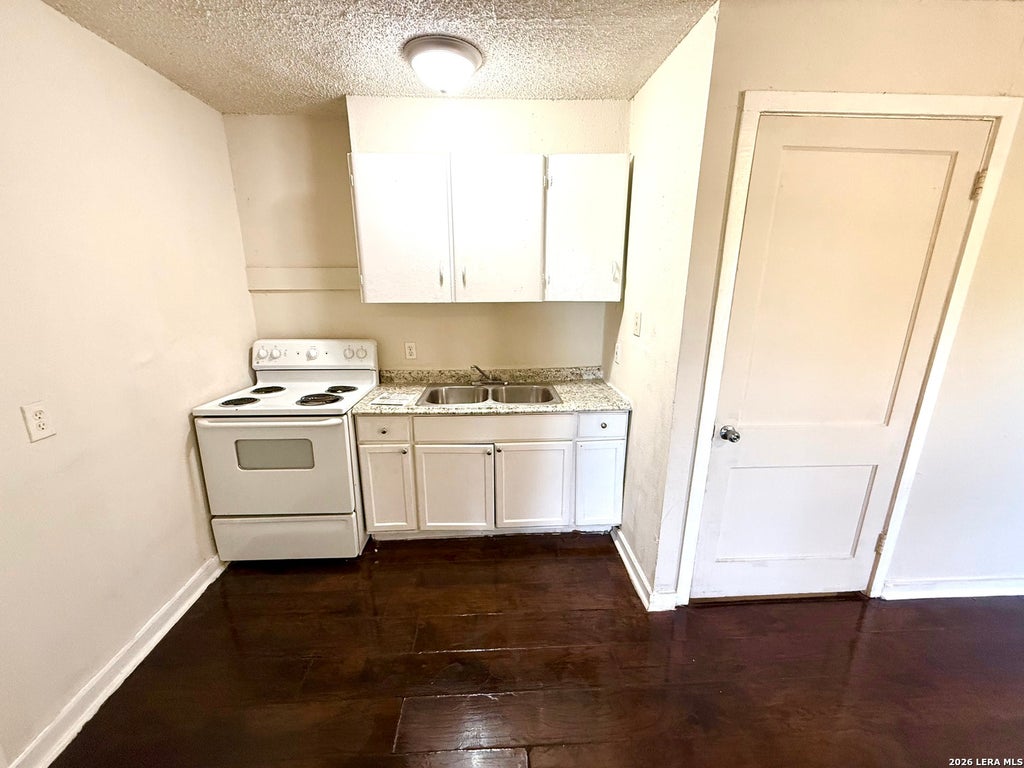 Photo of 617 S Palmetto Ave 4 #4, San Antonio, TX 78203 (MLS # 2020348)